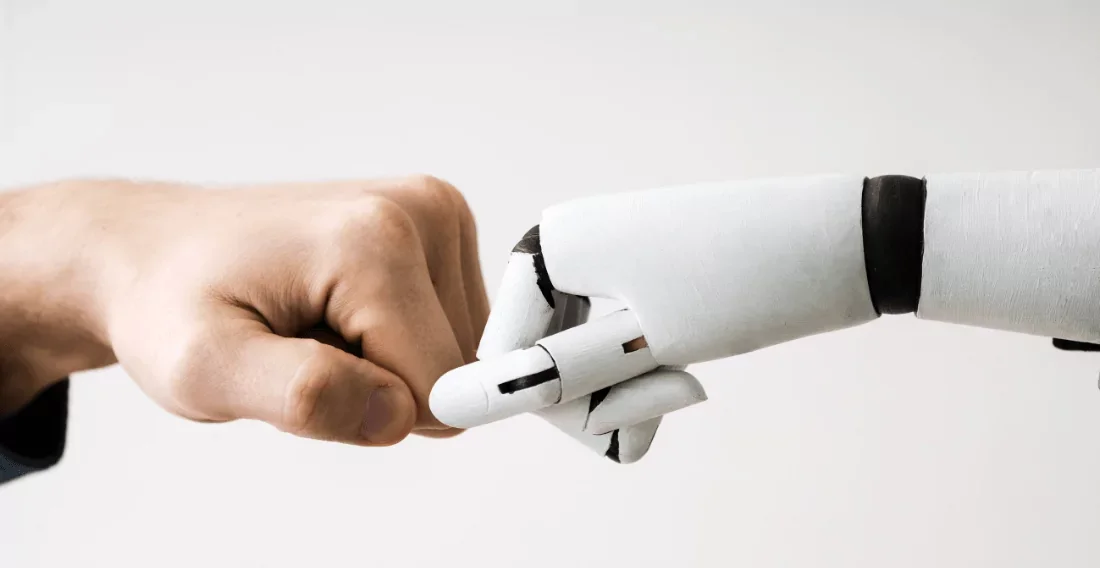 Humanización de los robots y robotización de las personas